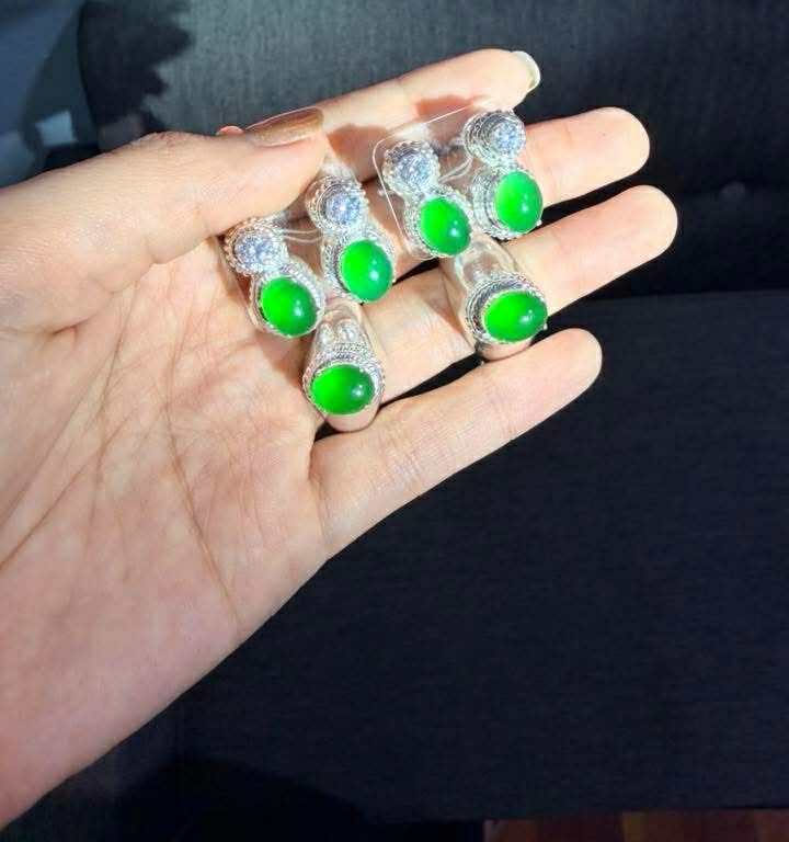 DBE376C8-5421-4564-BE01-17D53D80879F